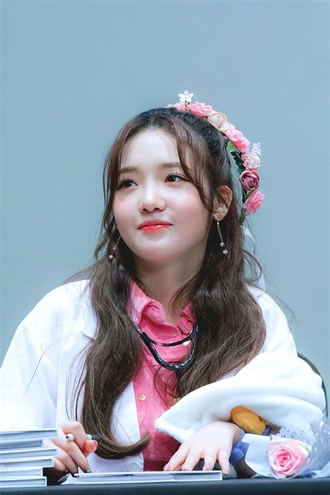 kpop girl groups korean girl groups kpop girls jisun fromis 9 lee seo yeon pinnochio have