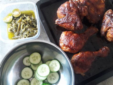 1 ekor ayam saiz sederhana. Resepi Ayam Panggang Kecap/Kicap Indonesia - #CeritaMak
