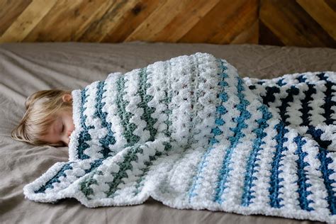 Easy Modern Crochet Baby Blanket Pattern For Beginners