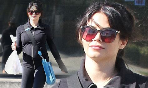 Movies with cheating wives and girlfriends! Pregnant Jenna Dewan-Tatum shows off growing bump as she ...