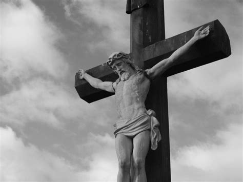 [75+] Jesus Christ On The Cross Wallpaper on WallpaperSafari