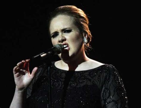 Adele Pode Aportar No Brasil