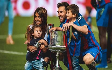 Messi reveals name of third son, Antonella Roccuzzo video
