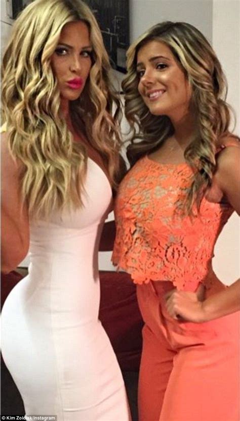 Kim Zolciak And Daughter Brielle Look Like Twins In Instagram Selfies Kim Zolciak Kim Zolciak
