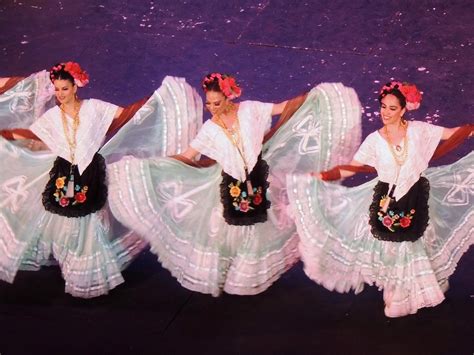 Ballet Folklorico De La Universidad De Guadalajara Mexico Flickr