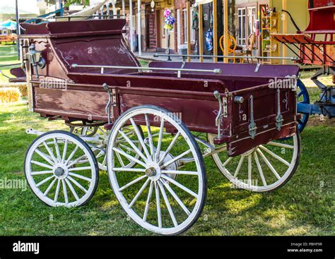 Vintage Horse Drawn Wagon On Display Stock Photo Alamy