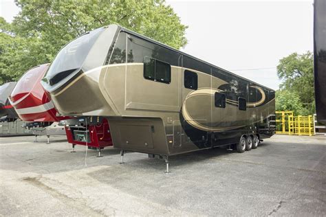 All features bath and a half bunk over cab bunkhouse front bath front bedroom front cargo deck front entertainment front kitchen front living king bed kitchen island loft murphy. Fifth Wheel Front Living Room Toy Hauler