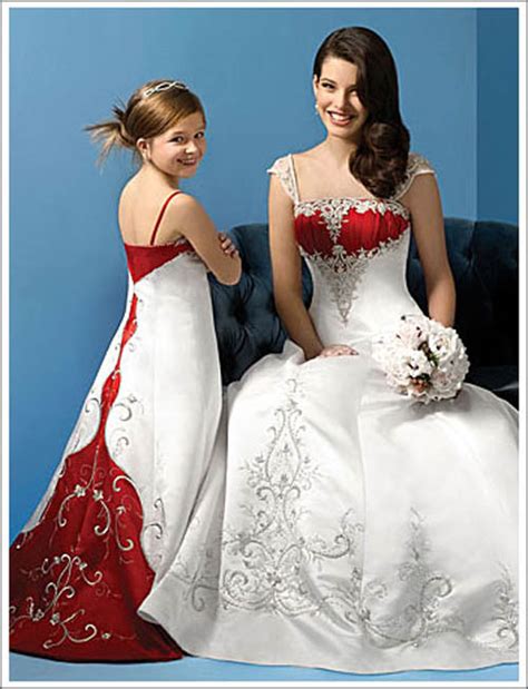 In a sea of white wedding gowns, the decision to wear a red gown is definitely a way to make you stand out on your big day. WEDDING PLAN: Mixed White and Red Wedding Dress