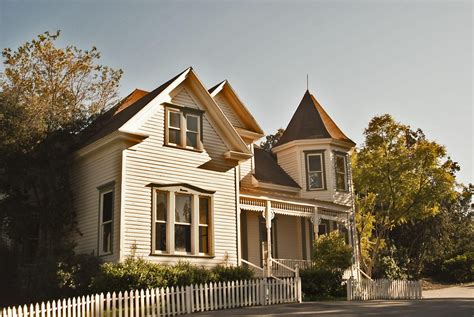 Exterior Elements To Complement A Victorian Home Design Universal