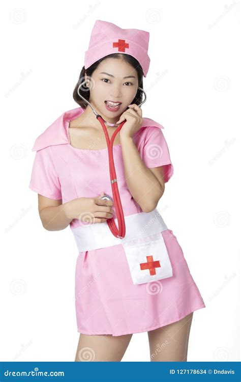 Chinesin Gekleidet Als Sexy Krankenschwester Lokalisiert Auf Weißem Hintergrund Stockfoto Bild