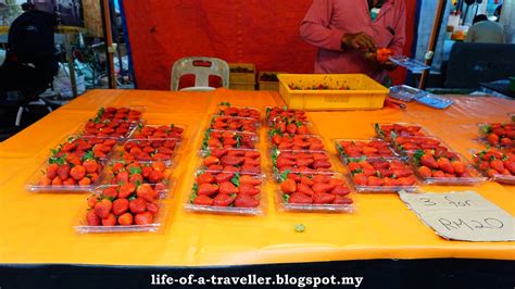 The cameron highlands time tunnel is a local museum with lots of vintage items and memorabilia. A Traveller's Note: Pasar Malam Golden Hills, Cameron ...