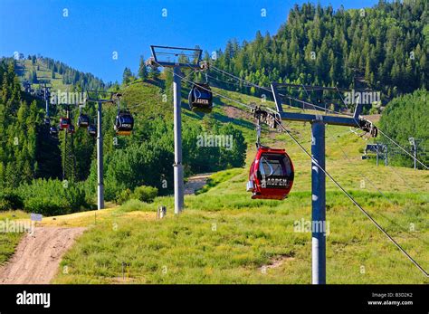 Silver Queen Gondola In Aspen Colorado On Ajax Mountain Stock Photo Alamy