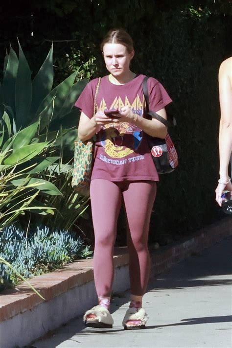Kristen Bell Dons Matching Burgundy T Shirt And Leggings For Her Workout In Los Feliz California