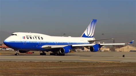 United Airlines Tulip Livery