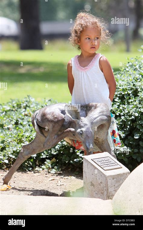 Nahla Ariela Aubry Halle Berry Y Su Hija Nahla Ariela Aubry Pase La