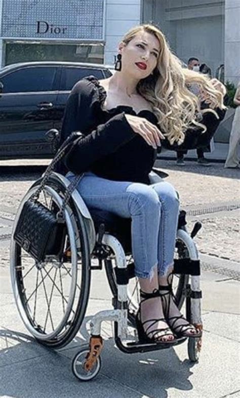 Pin Di Mac Man Su Paraplegic Women