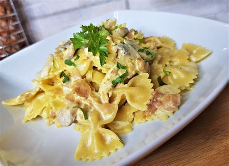 Aggiungete il prosciutto cotto a dadini e fatelo insaporire a fuoco lento per 2 minuti. La Cucina di FatinaSweet : PASTA CON FUNGHI, PROSCIUTTO ...