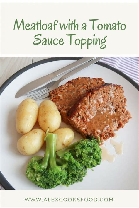 Pour tomato sauce over the top and sprinkle. Meatloaf with a Tomato Sauce Topping. | Easy dinner