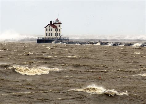 Storm Sandy Lake Erie 3