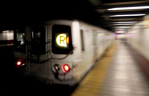 More Women Reporting Sex Crimes On New York City Subways Cbs News