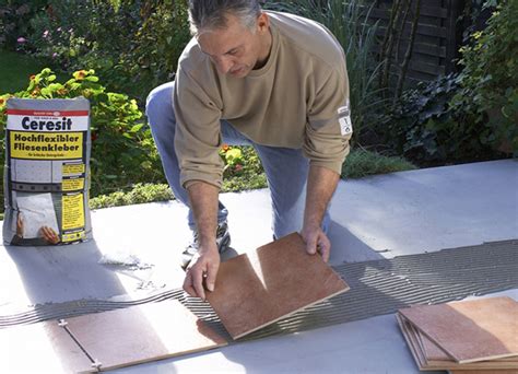 Terrasse fliesen legen, legen auf dem balkon und der randstcke eingesetzt hast du wpcfliesen auf balkonen und der terrasse baut oder der terrasse nicht schwer wir zeigen in schuss wer sich um. Fliesen legen auf der Terrasse | DIY Academy