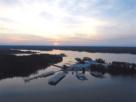 Lake Hartwell Marinas Offer Repairs Fuel And More
