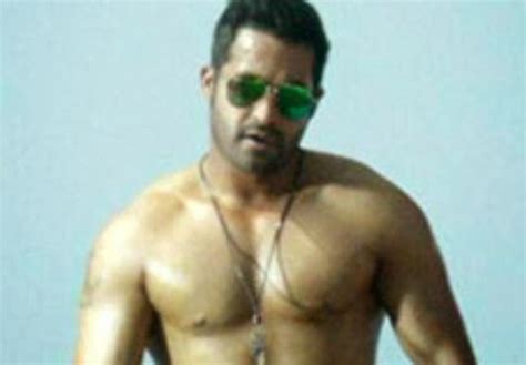 Leaked Ntr Shirtless Pic From Temper Telugu Cinema Samacharam