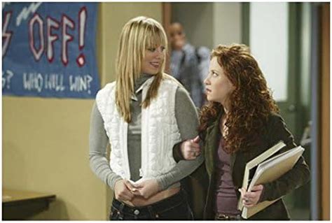 8 simple rules 8 x 10 photo kaley cuoco sweeting bridget hennessy w amy davidson kerry hennessy