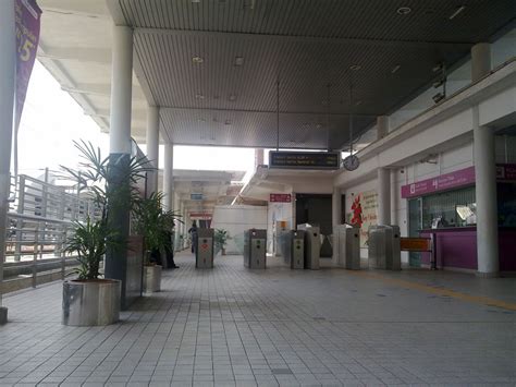 Bandar tasik selatan istasyonu (bts), yanında bulunan ve adını malaysiankavşak istasyonudur bandar tasik selatan , kuala lumpur. Bandar Tasik Selatan KLIA Transit station | Malaysia KLIA2 ...