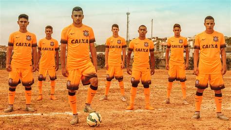 Corinthians se apresenta para temporada 2021. Todo Poderoso Terrão: A Nova Camisa do Corinthians - YouTube