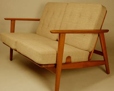 Große farbauswahl ✔ viele designs ✔ mit funktionen ✔ jetzt entdecken! Dänische Sofas Holzgestell - The Cool Designs