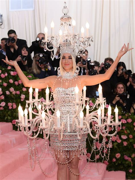 Katy Perry Dressed Like A Chandelier For The Met Gala Glamour