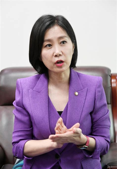 허은아 출연료 현실화했다더니 김어준만 올려, '출연료 현실화' tbs 해명에 허은아 재반박 김어준 말고 서울시민 혈세 귀한 줄 알라 허은아 국민의힘 의원 주최 행사에 축사하는 사람이.. - 헉스