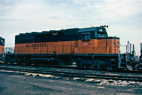 Emd Sd40 2 Locomotives Data History Photos