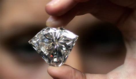 A 101 Carat Near Flawless Colorless Diamond Diamond Beautiful
