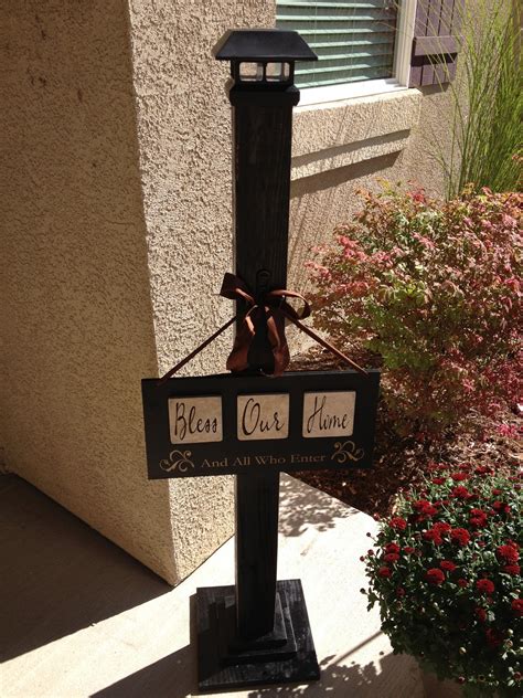 Cool Creative And Crafty Lamp Post Sign Hanger Wreath Hanger