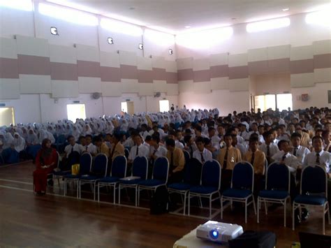 Buat anda yang belum tahu, dahulunya sekolah ini dikenali dengan nama sekolah menengah sains seremban dan kemudian ditukar kepada sm sains tuanku munawir. KRIM Kedah di Sekolah Menengah Sains Kubang Pasu | Kelab ...
