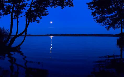 Full Moon Over The Lake Wallpapers Wallpaper Cave