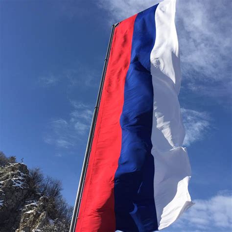Mještani postavili veliku zastavu Republike Srpske | Banjalučanke.com