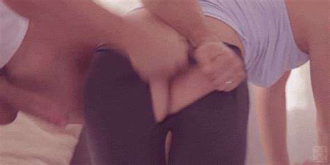 Anal Gif From Analmom Gif Porn Giphy