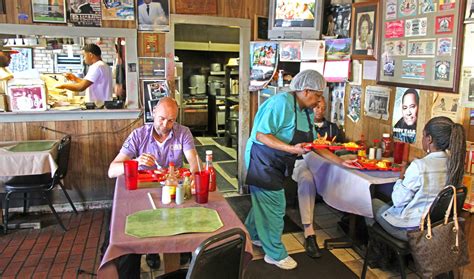 eten in bully s restaurant in jackson eenvoud overheerst in de traditionele soul foodrestaurants