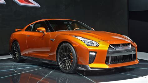 Read nissan gtr review and check the mileage, shades, interior images, specs, key features, pros and cons. 2017 Nissan GT-R Release Date, Specs, and Price