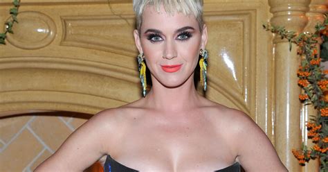 Katy Perry Suffers Rookie Wardrobe Malfunction Ok Magazine Hot Sex