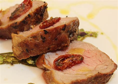 2 dl di vino rosso; Filetto di maiale mediterraneo - (3/5)