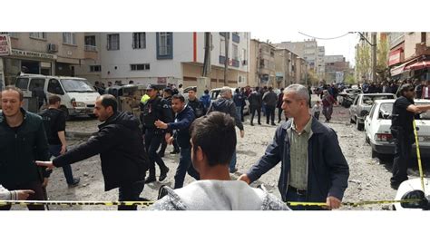 Diyarbakır'ın bağlar ilçesinde sabah saat 10.45 sıralarında şiddetli bir patlama oldu. Diyarbakır'da patlama | NTV