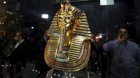 Egypt Says Scan Of King Tutankhamuns Burial Tomb Shows Hidden Rooms
