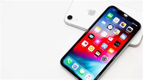 Apple Iphone Xr Review Display And Battery The Iphone Xr Uses The