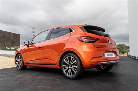 It was launched in 1990, and entered its fifth generation in 2019. Renault Clio 5 Initiale Paris : toutes les photos de la ...