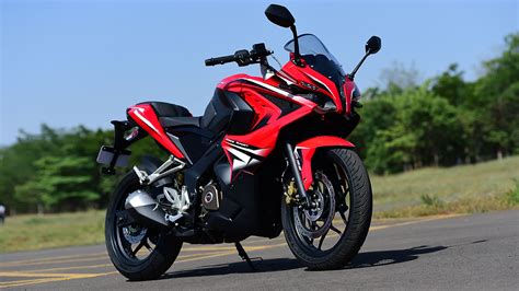 The bike costs between rs. Bajaj Pulsar RS 200 2017 - Price, Mileage, Reviews ...