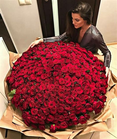 Huge Bouquet Of Red Roses